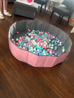 Kids ball pit