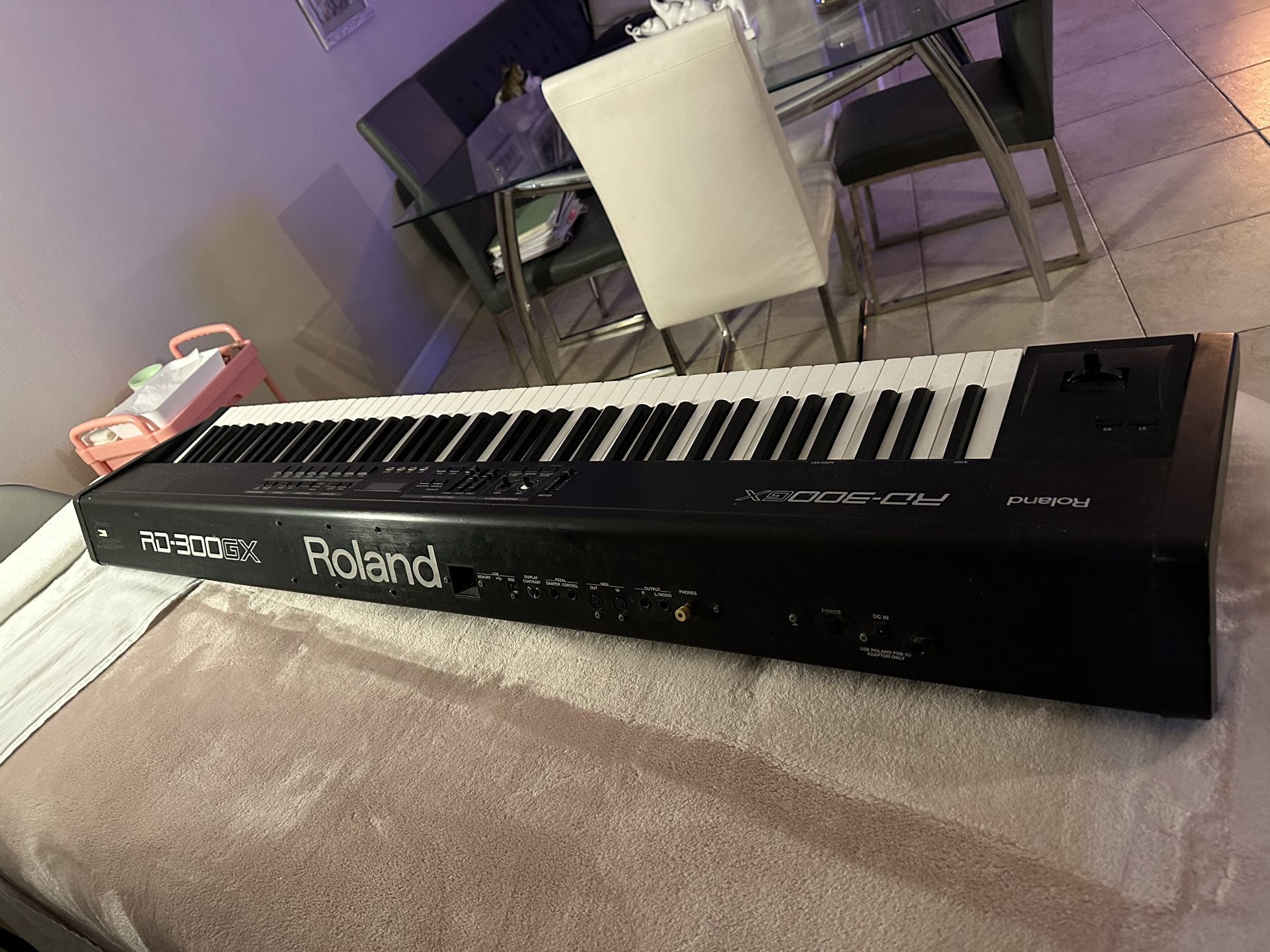 Vendo Piano Roland RD300-GX