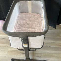 baby Rolling Bassinet 