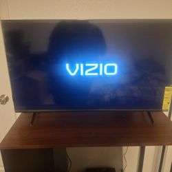 40" Inch Vizio Smart Tv In Good Condition Less Then 1 Month Of Use