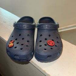 Navy Crocs 9M 11W