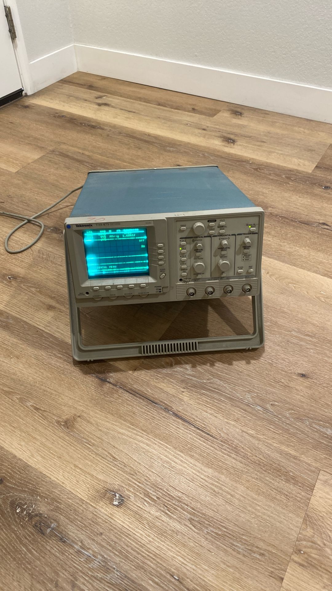 Tektronix TAS 475 Oscilloscope