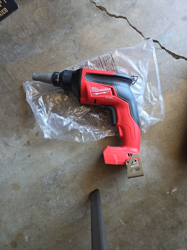 Milwaukee Screw Gun