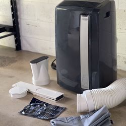Portable Air Conditioner, Dehumidifer, Heater & Fan De'Longhi 4-in-1