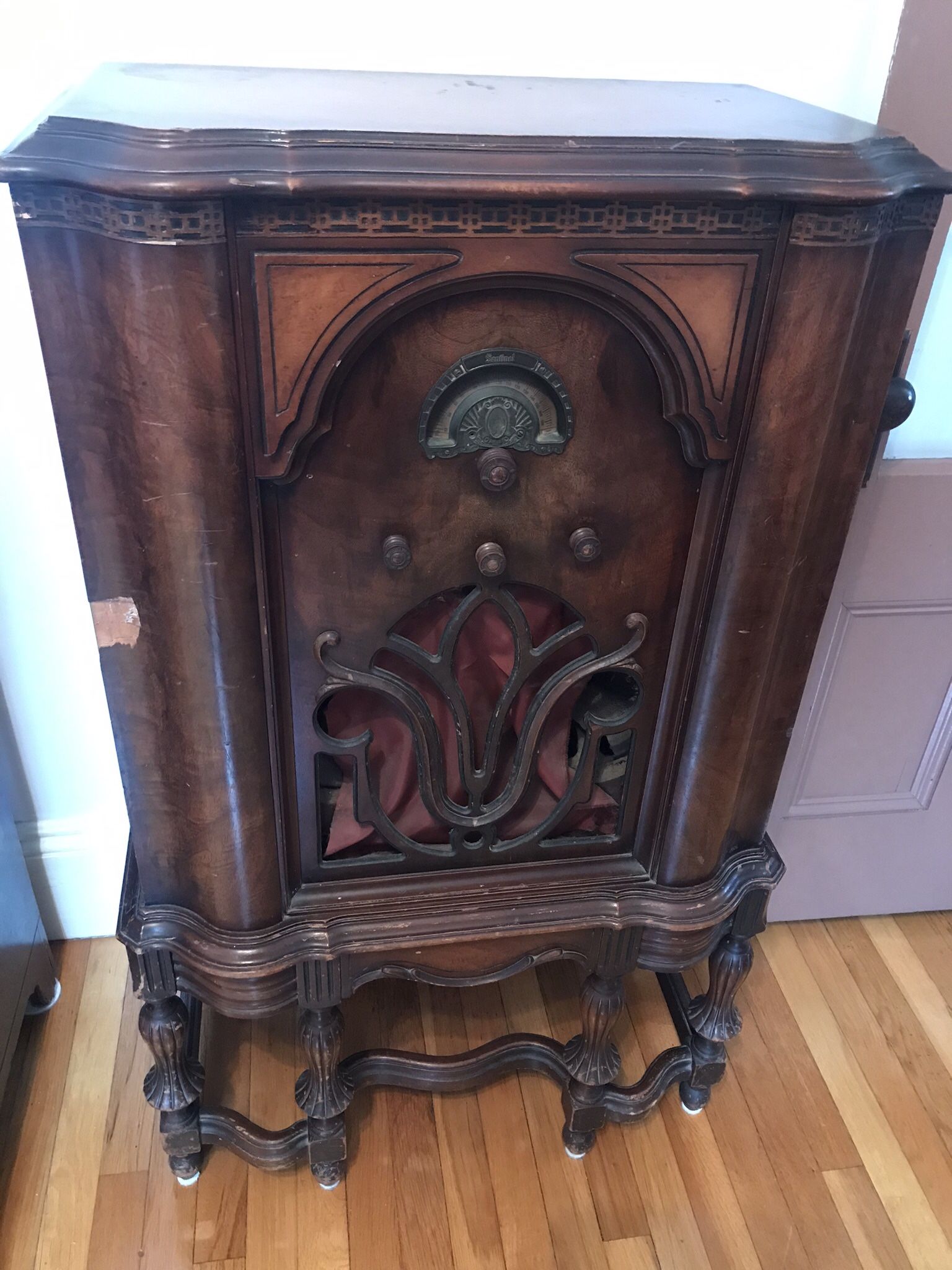 Antique Sentinel AM Radio