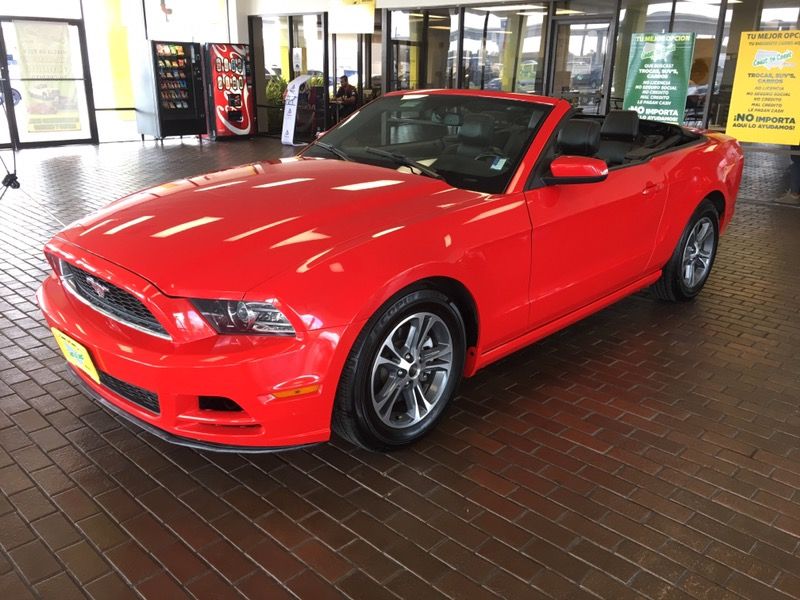 2013 Ford Mustang convertible $3,000 Down