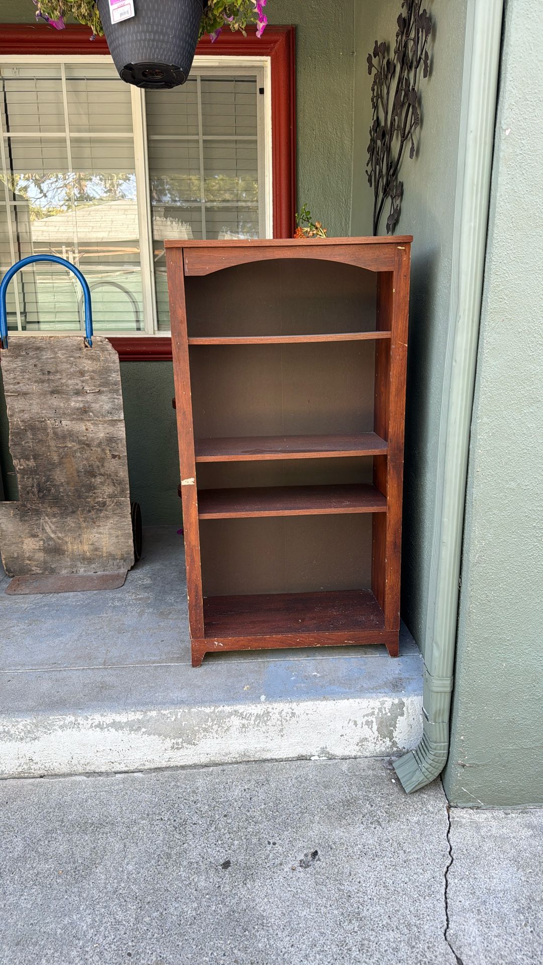 bookshelf