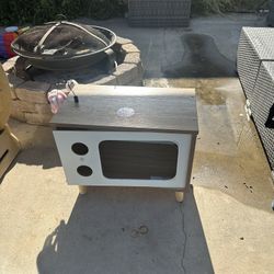 Cat TV Roosting Place 