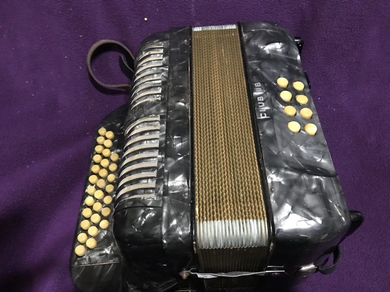 Hohner Club iiB Victoria Accordion