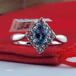 14K White Gold Blue and White Topaz Ring Size 6.75 - Solid Gold!/ Anillo de Oro Blanco con Topacio Azul y Blancos! 👌🎁Post Tags: Anillo de Oro