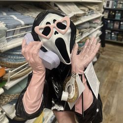 Ghostface Statue