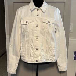 Vintage Levi White Denim Jacket XL Pockets Beach Coastal Vacation Jean Cotton excellent condition $40 OBO