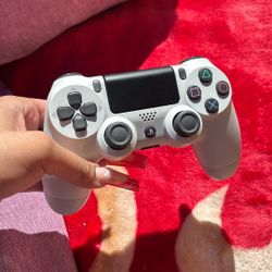 PS4 CONTROLLER 