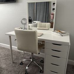 Vanity / Desk Set with Mirror & Chair – Great Condition