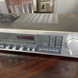 Realistic STA-2270 Digital Synthesized Am/Fm Stereo Receiver