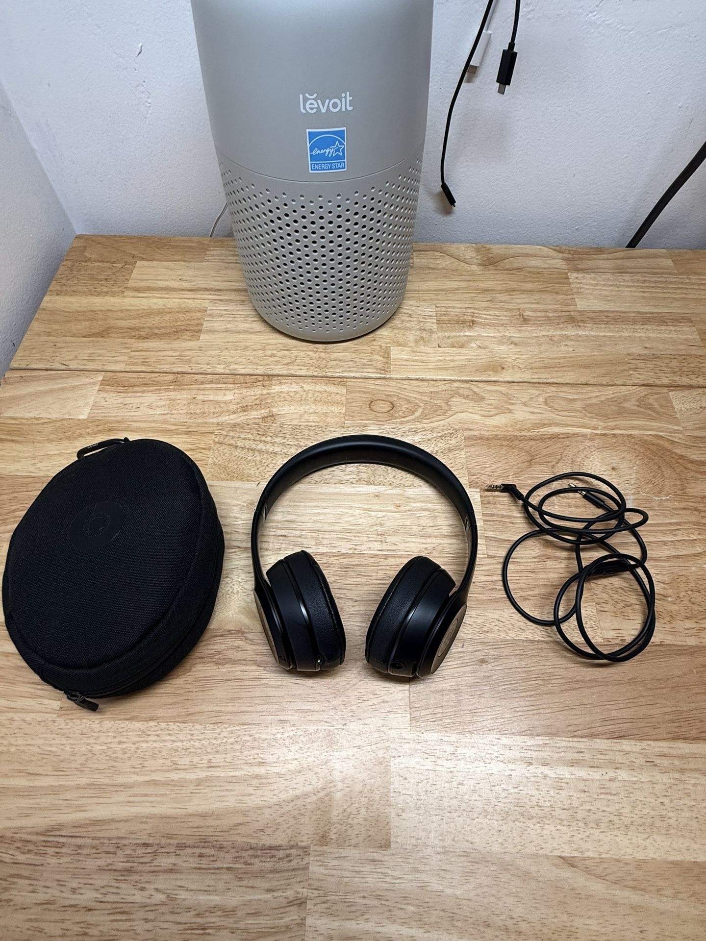 Beats solo3 Wireless on Ear Headphones 
