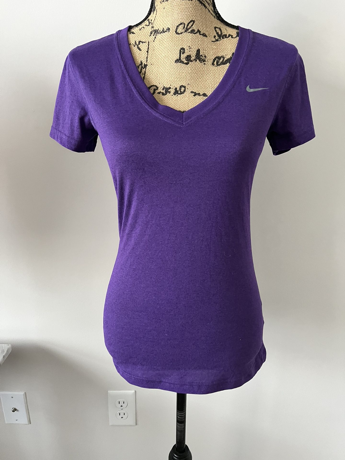 Womens Nike T-shirt