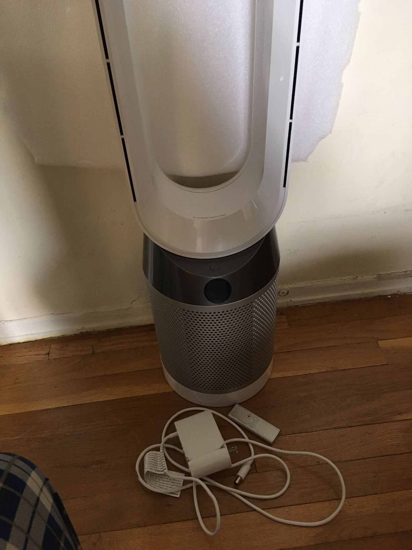 Dyson pure Cool Link Air Purifier And Cool Fan tower - TP04  In good , working condition .  New aftermarket filters   Will come with power cord and re