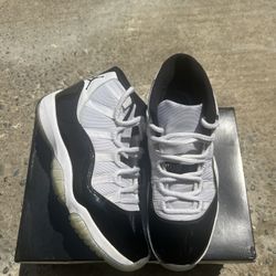 Concord Jordan 11s Size 8.5