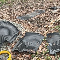 2018 dodge ram 1500 bighorn 4d husky floor liners