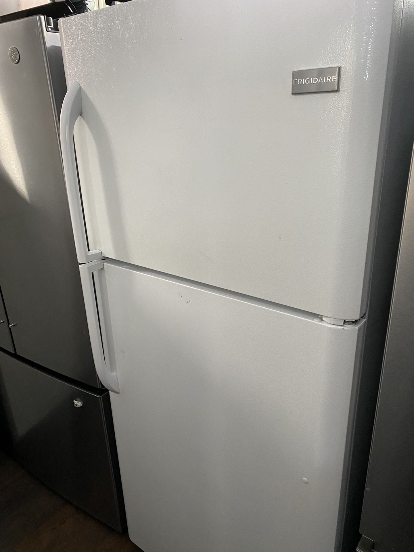 Frigidaire White Top Freezer