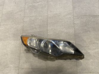 2012 Toyota Camry Headlight