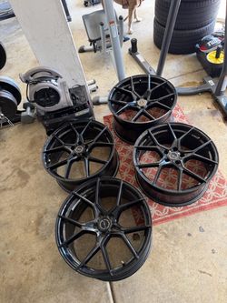 TISLI 20" staggered wheels