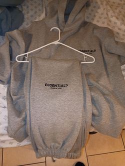 Essentials sweatsuite gray