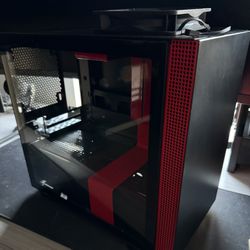 NZXT H210 - Mini-ITX PC Gaming Case - Tempered Glass 