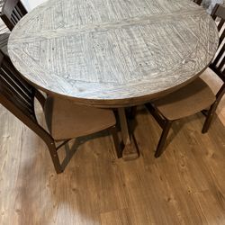 Dining Table/6 Chairs 