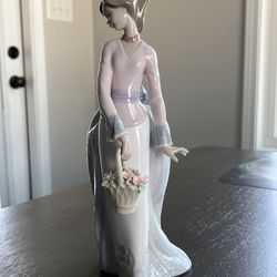 Lladro - basket Of Love