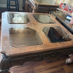 Three-piece coffee and end table set