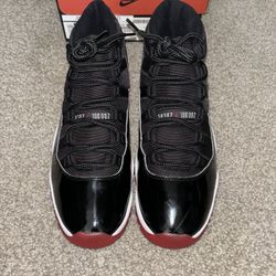 Air Jordan 11 Retro Bred Playoff Sz 12.5 VNDS
