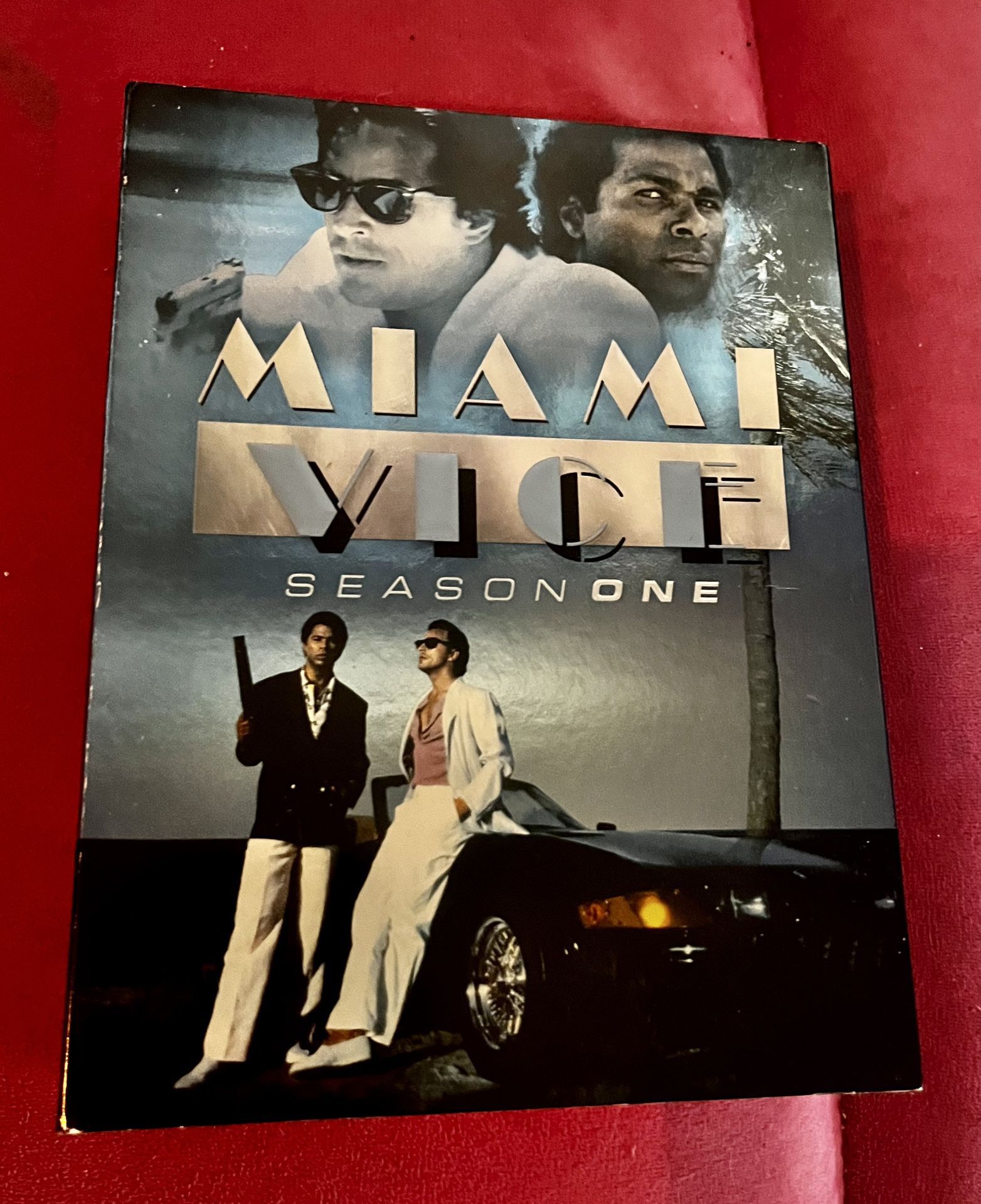 Miami Vice Season 1: 3-DVD set 