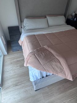 Bed frame - king gray tufted