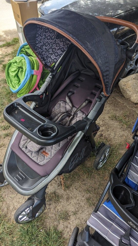 Super Nice Stroller!