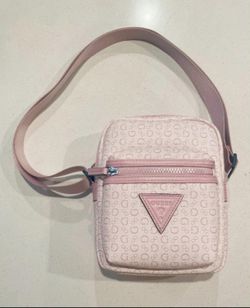 👜✨ NEW Guess Crossbody Bag – Light Pink Logo Print - $35 ✨👜