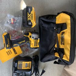 Dewalt Drill 20 Volts