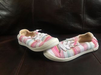 Girls ROXY shoes brand new size 3