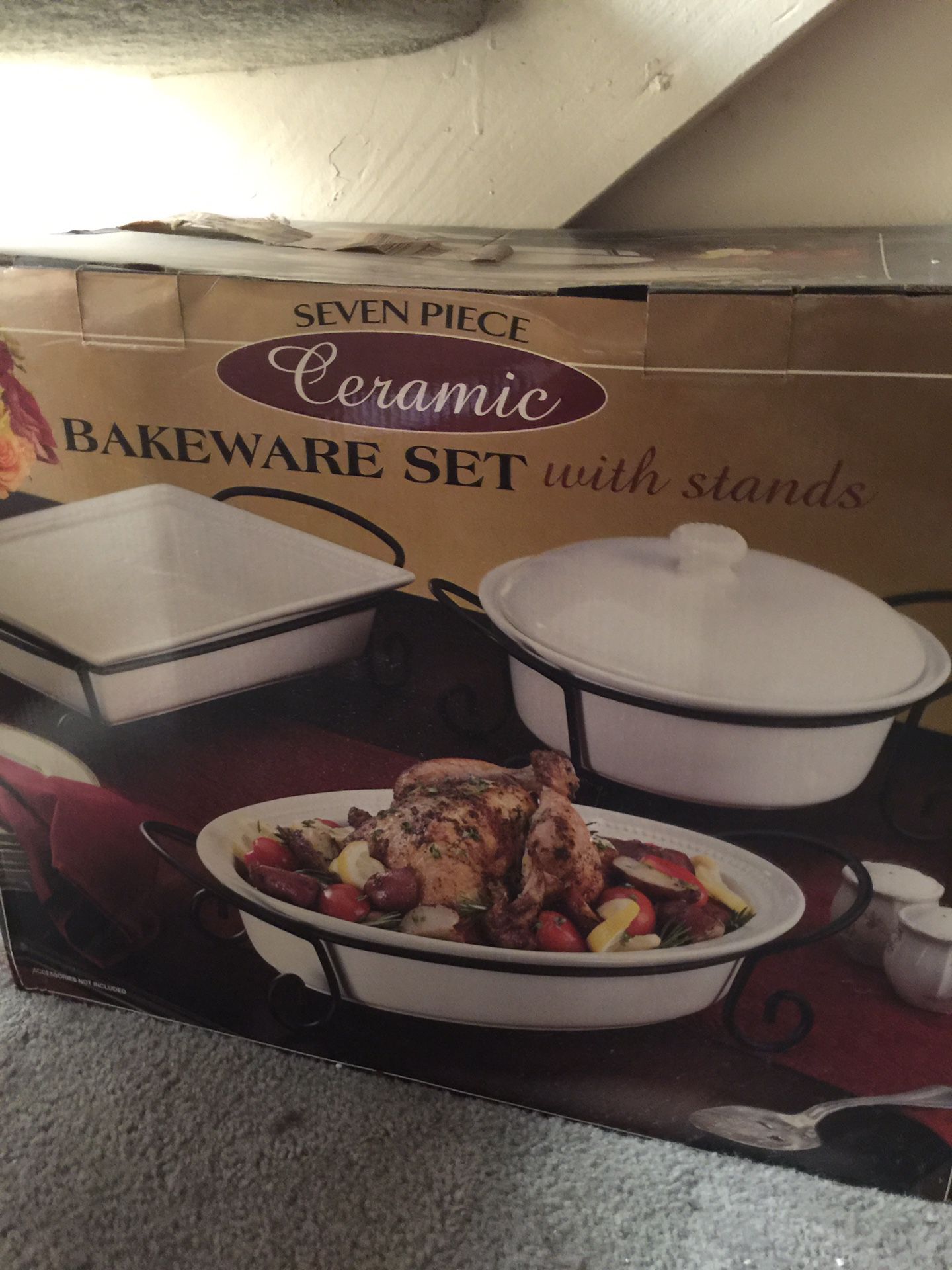 Bakeware set with stands