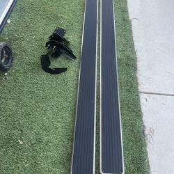 19-26 Dodge Ram 1500 Side Steps/Estribos