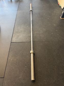 Standard Olympic 7ft Barbell (45 lbs / 20 kg) – Great Condition