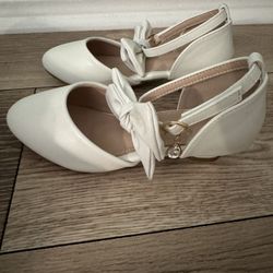 Girls Shoes Size 1.5-2 