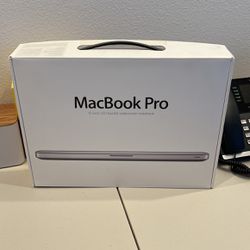 Apple MacBook Pro 15” - Empty Box