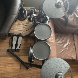 Yamaha Electronic Drum Set