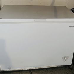 Deep Frezzer Like New for Sale in Palm Springs, CA - OfferUp