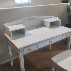 White Desk 