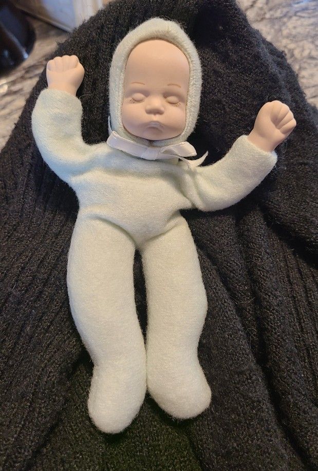 **1980 OOAK Vintage Soft-Body 7" Porcelain Sleeping Baby Doll - Rare Collectible