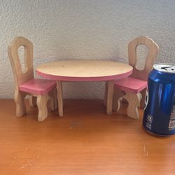  Table  and 2 Chairs For Barbies