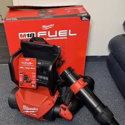 M18 FUEL Backpack Blower (Battery-Powered)